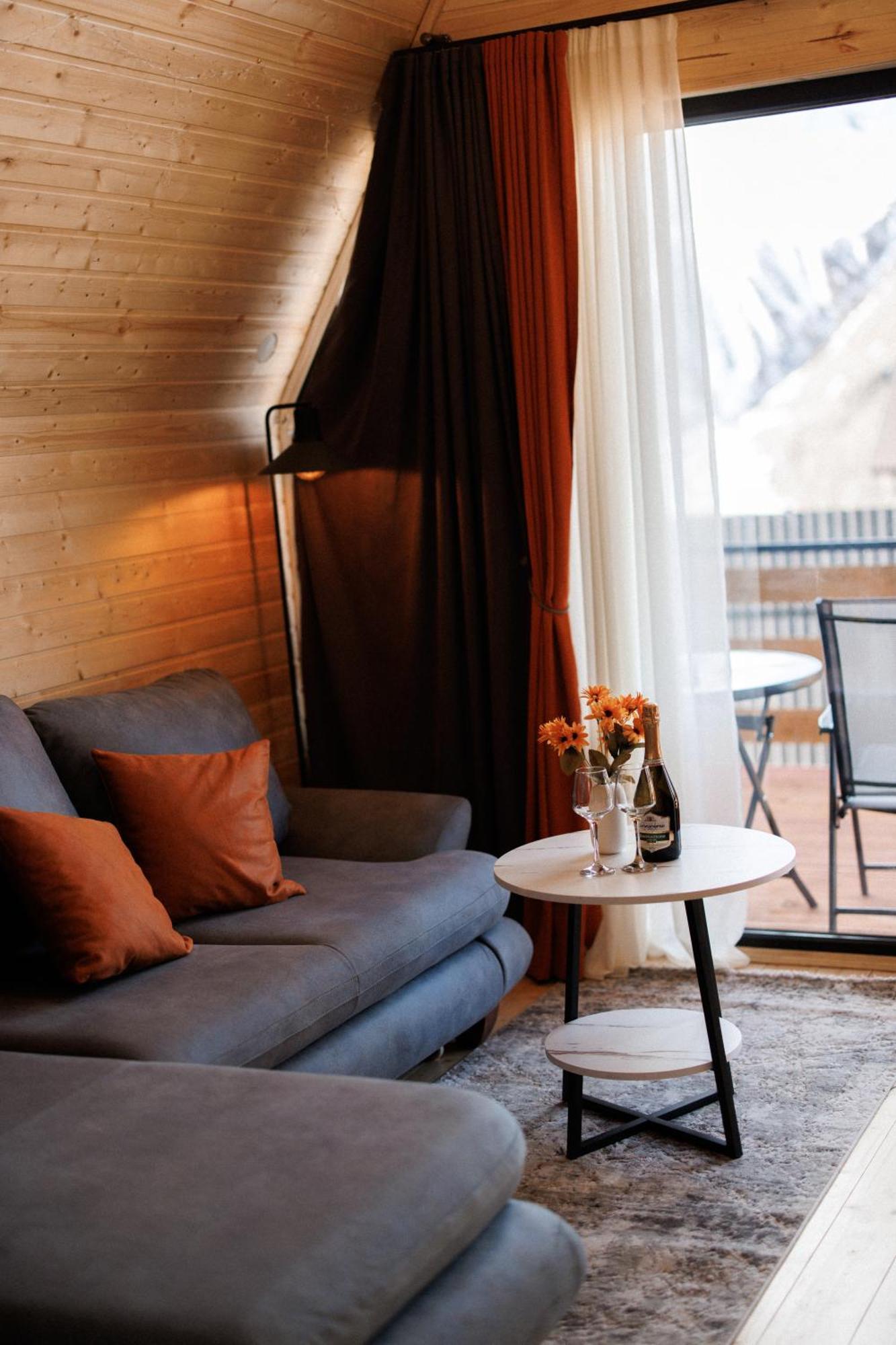 Smart Via Kazbegi Villa Eksteriør bilde